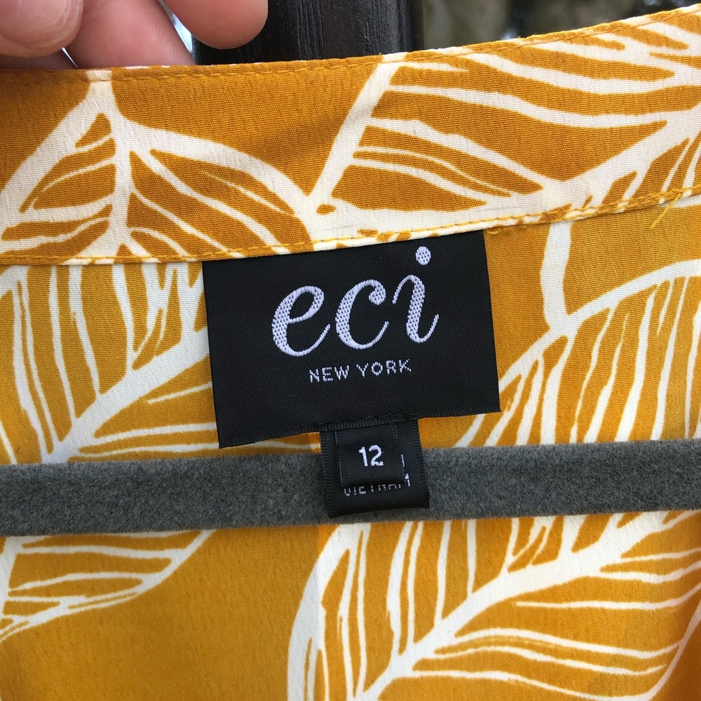 EUC ECI Palm Print Jumpsuit in Yellow size 12! - Picture 4 of 4